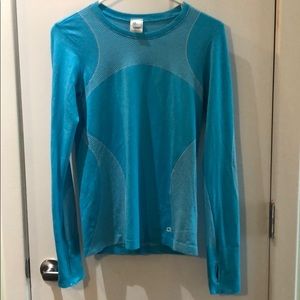 Gap fit long sleeve shirt
